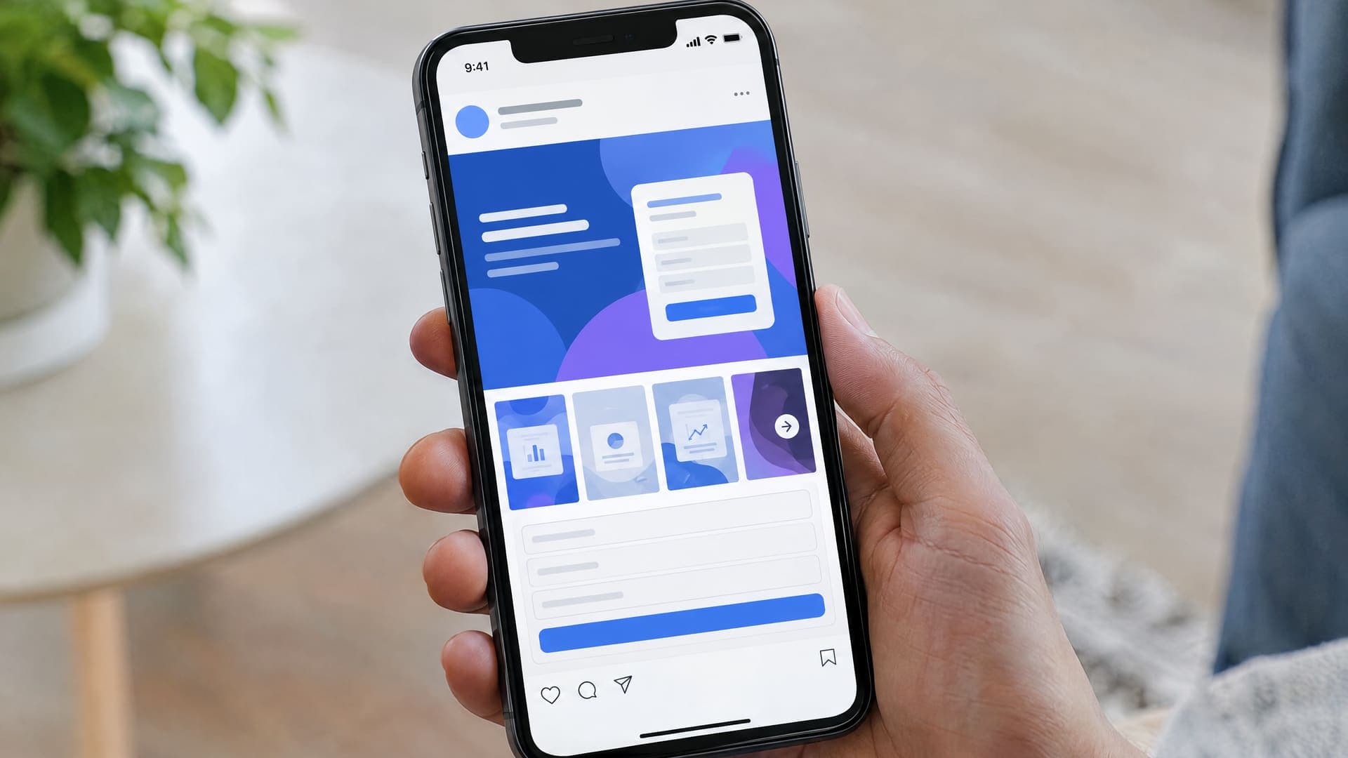 Smartphone zeigt eine abstrakte Social-Media-Anzeige mit einem kurzen Formular und einem Karussell, Text unleserlich