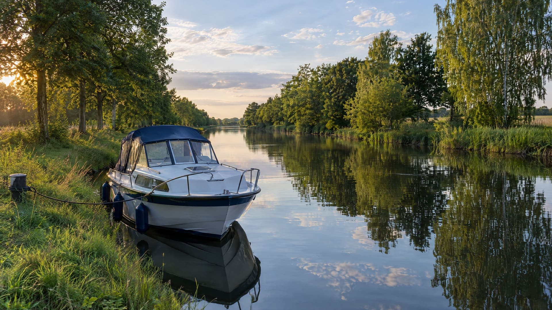 Symbolbild: Straße, Wasser oder Gewerbe, wie man sie in Brandenburg findet, für Liebenwalde